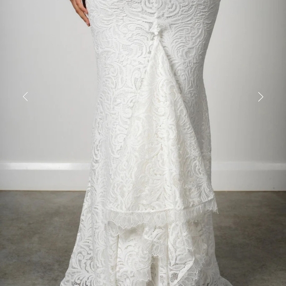 Grace Loves Lace White Wedding Gown with Intricate Lace and Elegant Train - Picture 5 of 7